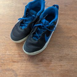 3 Pairs For $25 Nike Sports Basement Basketball Shoes Boys Size 4.5