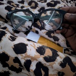 brand new gucci glasses PRICE IS NEGOTIABLE 
