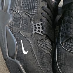 Jordan 4 Black