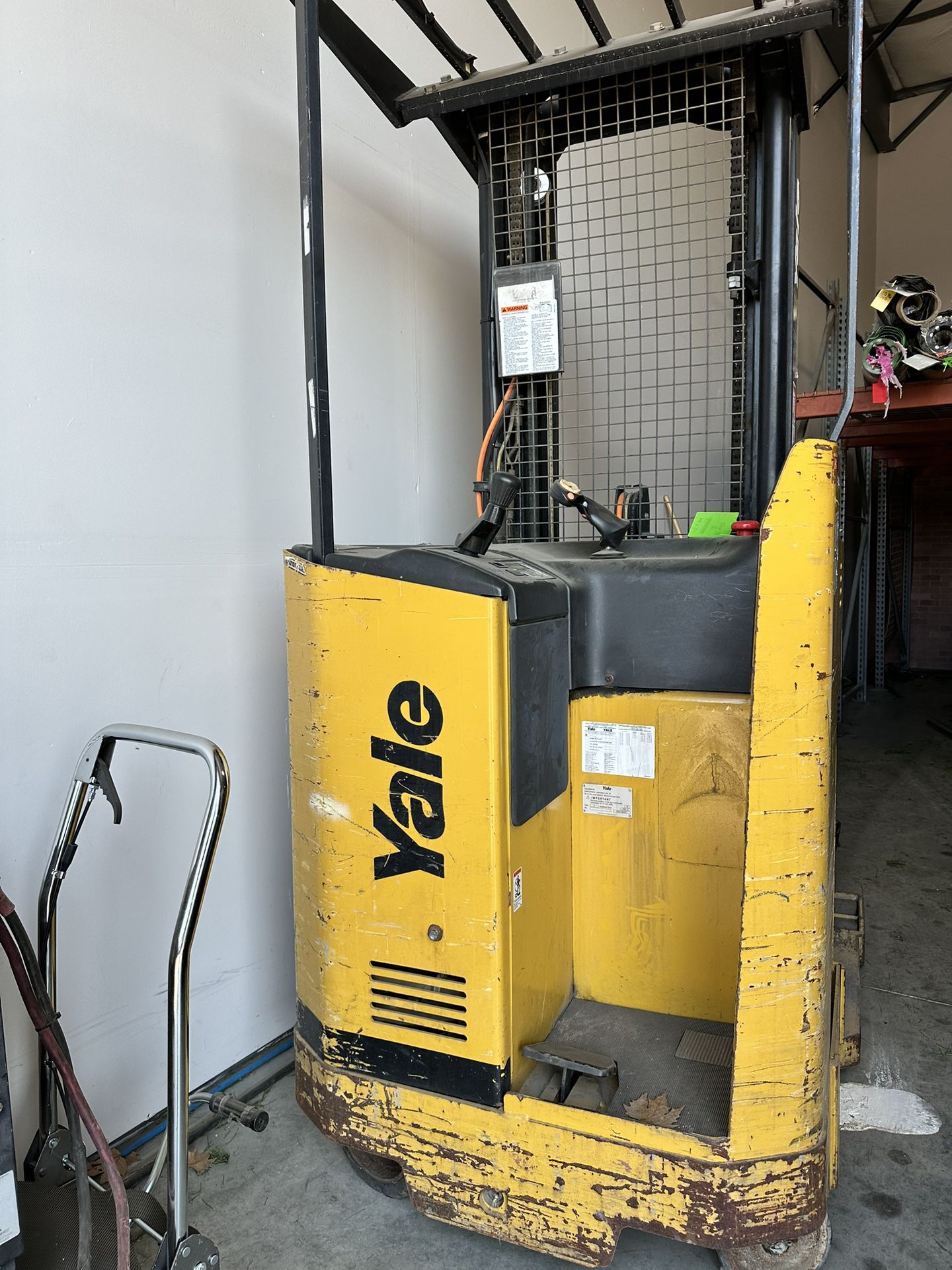 Yale Electric Forklift 