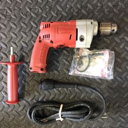 Milwaukee Magnum Holeshooter 