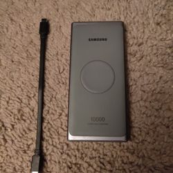 SAMSUNG 10,000 mAh Super Fast 25W Portable Wireless Charger