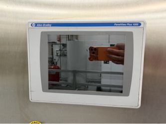 2 screens Allen Bradley