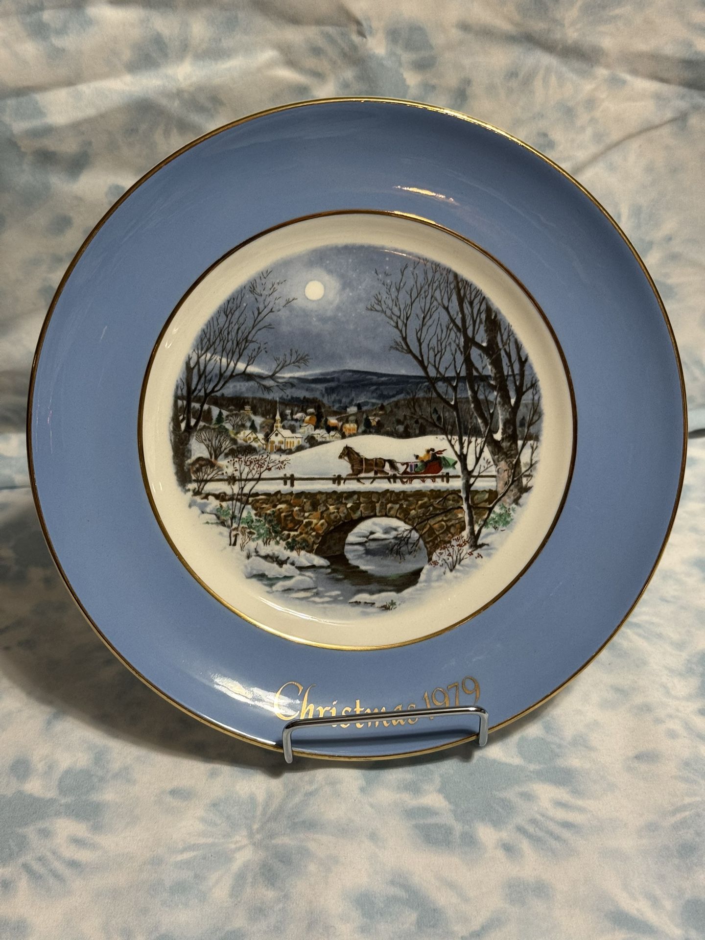 Vintage Avon Christmas Plate “Dashing Through the Snow” 1979