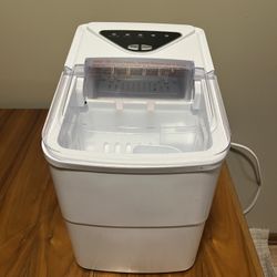 Silonn Countertop Icemaker (barely used)