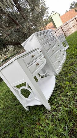 Dresser and two Nightstands