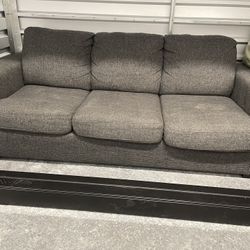 Couch with Pull-Out Bed (READ DESCRIPTION)