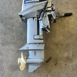 Evinrude 15hp Outboard Motor And Fuel Tank