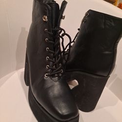 Koi Boots