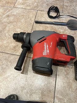Milwaukee M18 Fuel 1 - 9/16 SDS - Max rotary with additional items
