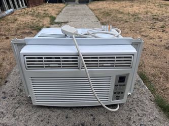GE Window Air Conditioner 6,000 BTUS