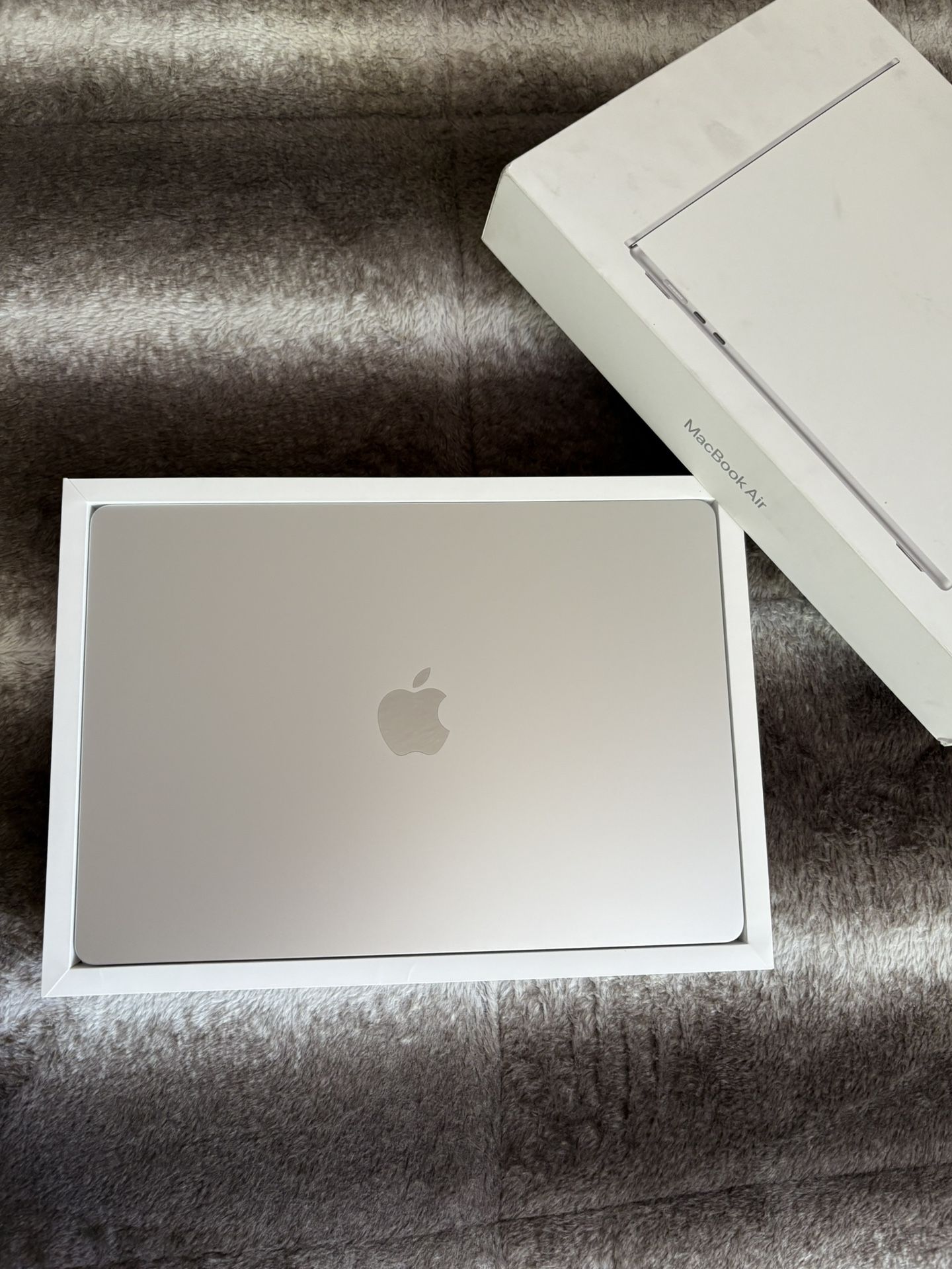 Apple MacBook Air 15- inch M4 Built for Apple intelligence 16Gb Memory 256Gb 
