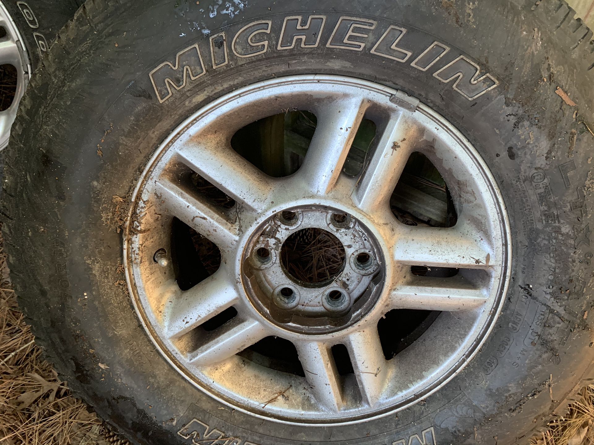 Ford Expedition original tires and rims