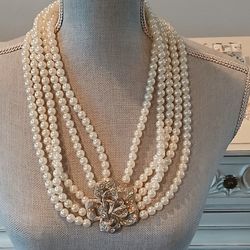 Kenneth Jay LaneBreakfast at Tiffany's" Pearl Necklace