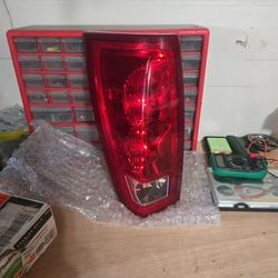 2000 /2004 Cadillac EXT Tail Light