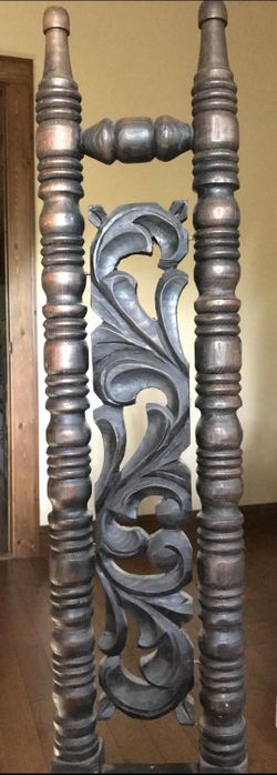 Chair / Antique Jacobean chair