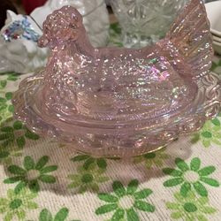 Vintage Mosser Glass Rose Pink Carnival Hen on Nest Dish  USA Made  Split Tail D