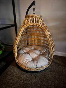 Hanging pet bed