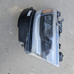 Dodge Ram Right Headlight Black Oem 19 New Model 23