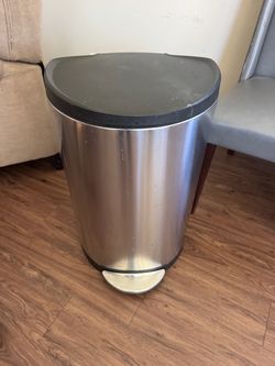 Stainless Steel Step Trash Can – 13 Gallon
