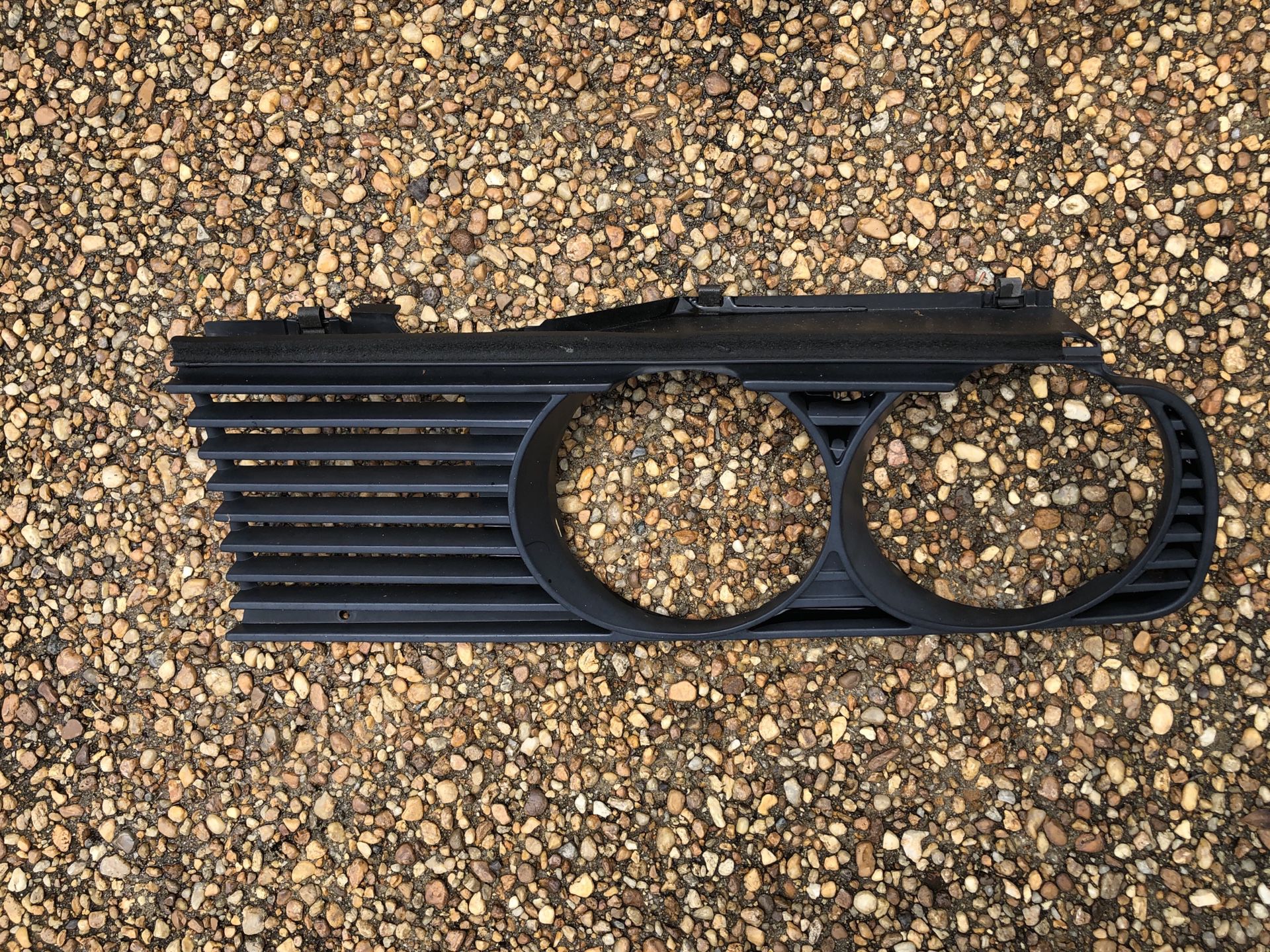BMW e30 front headlight grille