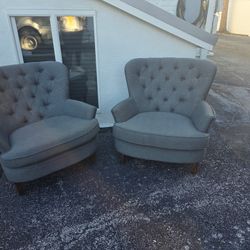  Set of 2 Tufted Accent Chairs