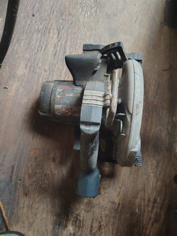 Bosch Circular Saw With Wood Blade 