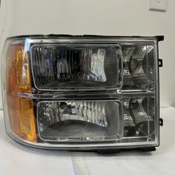 2007-2013 GMC Sierra 1500 Headlight 