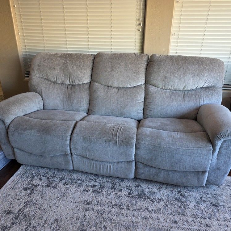 Reclining Sofas / Couches With Adjustable Head and Lumbar