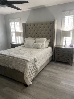 Queen- Gray Upholstered Platform Bed