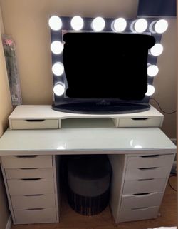 Impressions vanity