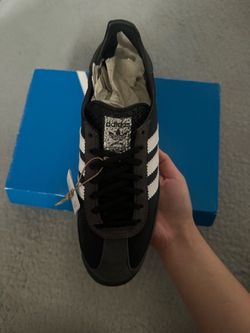 Women’s size 7 Adidas SL 72 OG