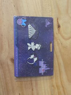 Disney Minnie Mouse The Main Attraction Pin Set