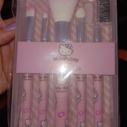 Hello Kitty Make-up Brushes 