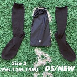 YZY Pods Black Size 3 Fits Size 11M-13M Deadstock/Brand New With Receipt! Yeezy Pods Black