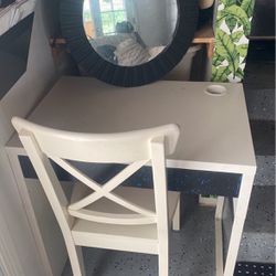 Vanity Table Mirror And Chair