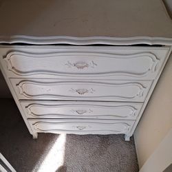 White Vintage Dresser For Pick Up In Rancho Penasquitos 