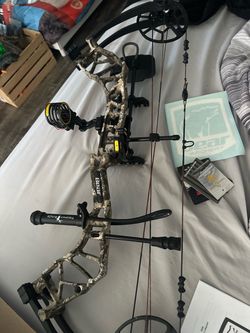 Bear Archery Compound Bow with Accessories