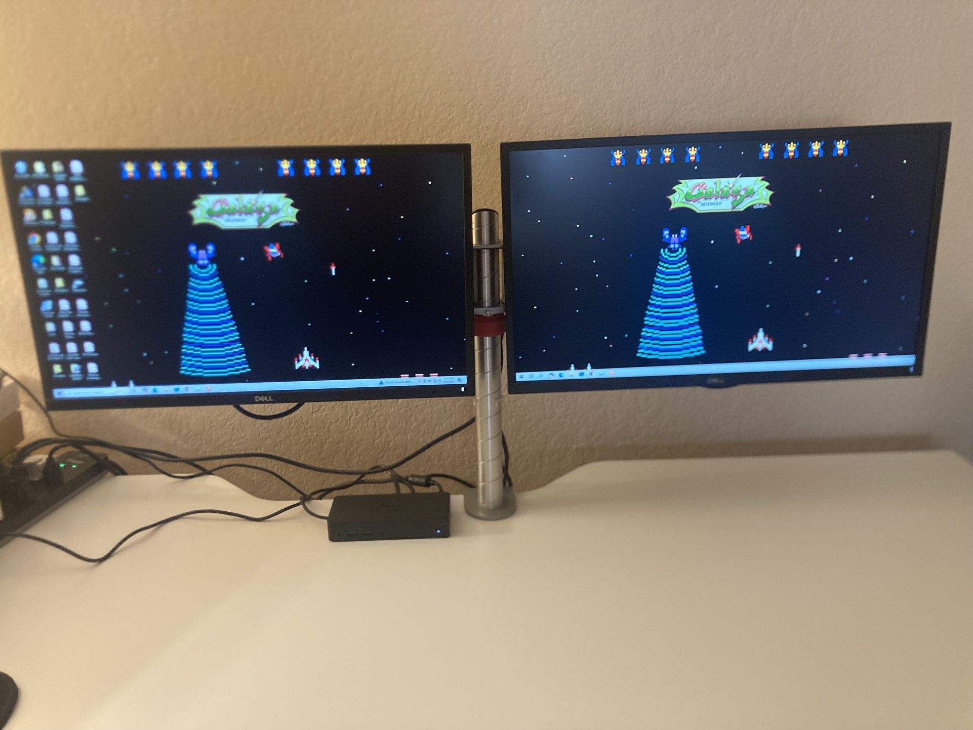 2 Dell 24 Inch Monitors/Knoll Monitor Arm/Docking Station 