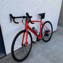 Trek Domane AL 4 Disc