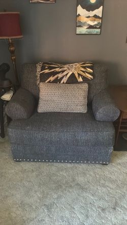 Oversized living room chair