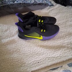 Men's Nike Mamba Fury  Size 10