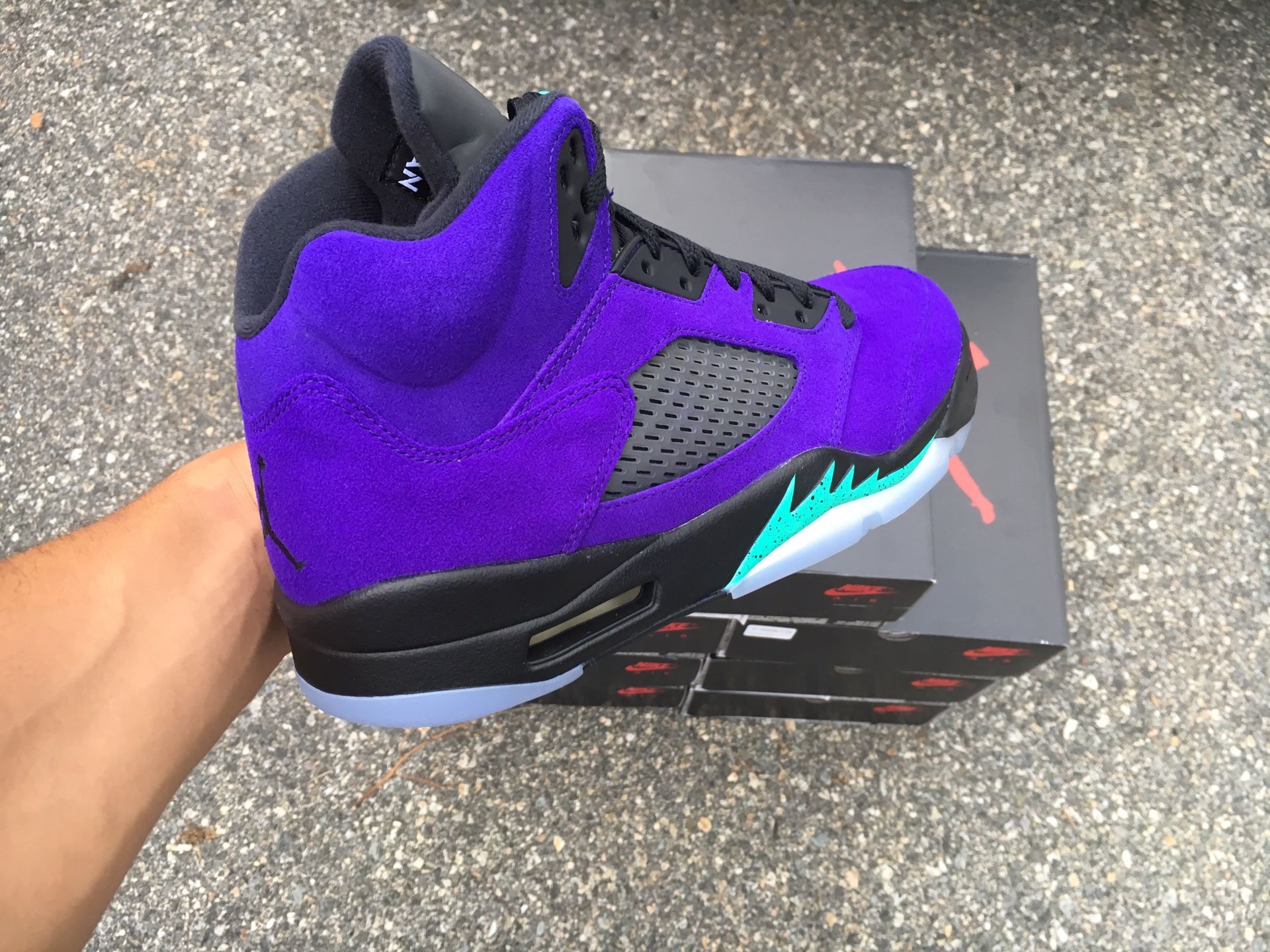 Jordan 5 Retro Alternate Grape‼️? display picture 1