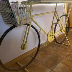 COOL BAR TABLE!   CAN BE USED AS ANY TYPE OF TABLE! 