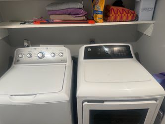 Washer dryer set