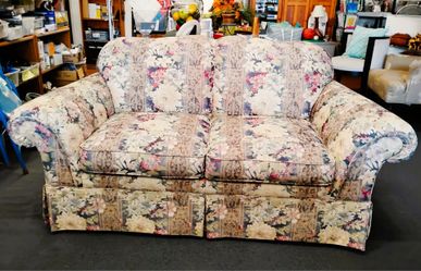 La-Z-Boy “Cottage Core” Loveseat