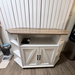 Corner TV stand