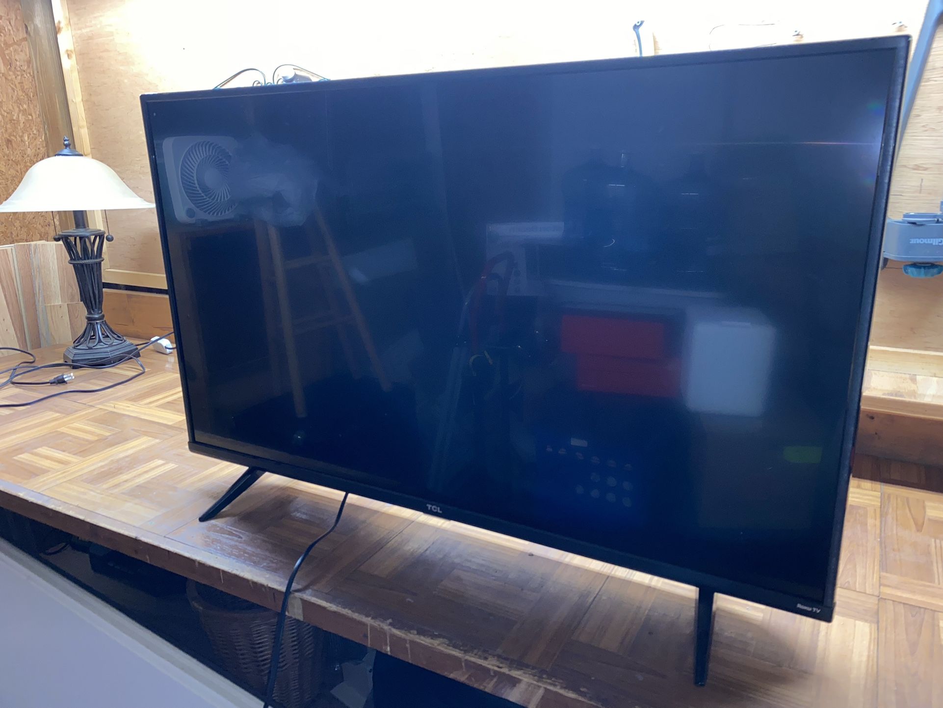 43” TV - TCL ROKU - Sound Works, Picture went out 