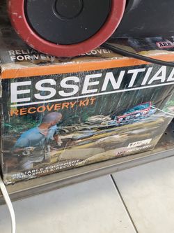 ESSENTIAL JEEP RECOVERY KIT