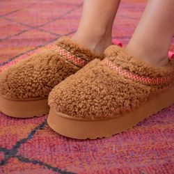 UGG: TAZZ BRAID in HARDWOOD